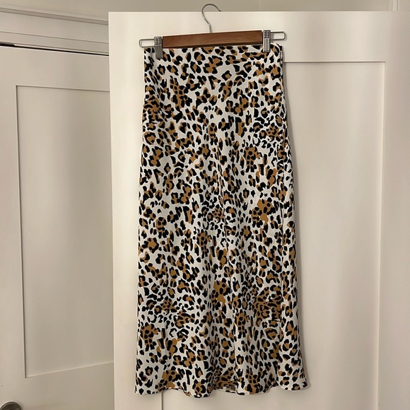 Cheetah print Skirt - Picture 1 of 3